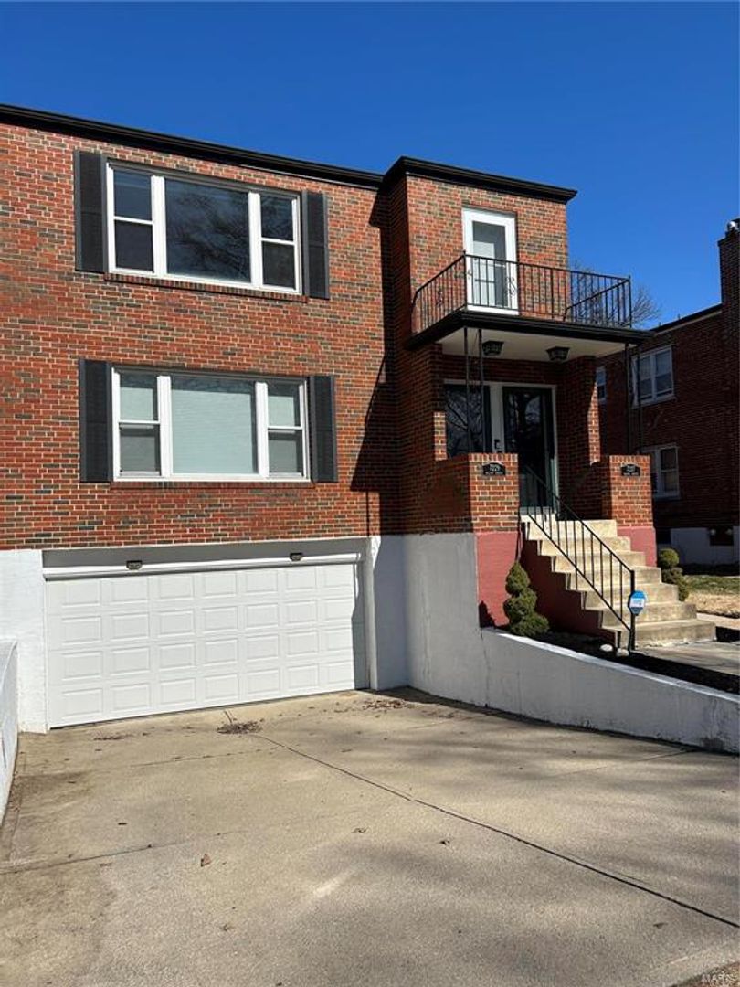 Saint Louis Apartment: 7227-7229 Balson Ave