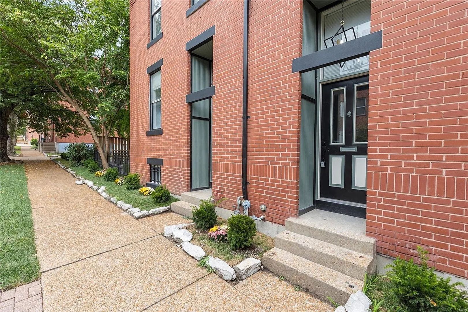 St. Louis House: 1007 Lami St.