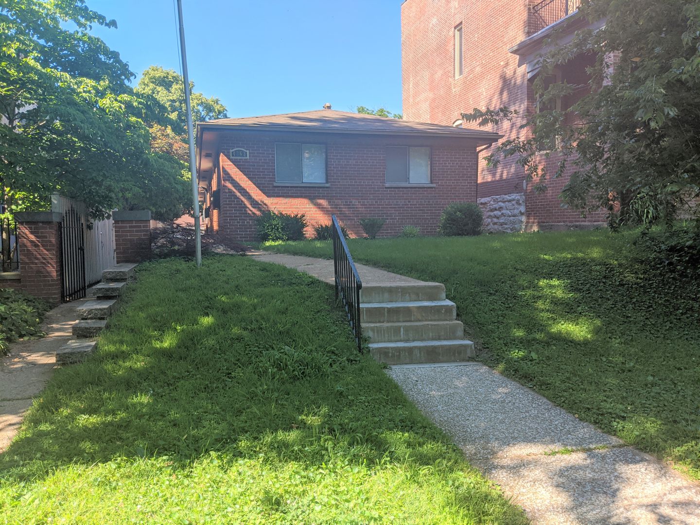St. Louis Apartment: 4363 Laclede Ave.