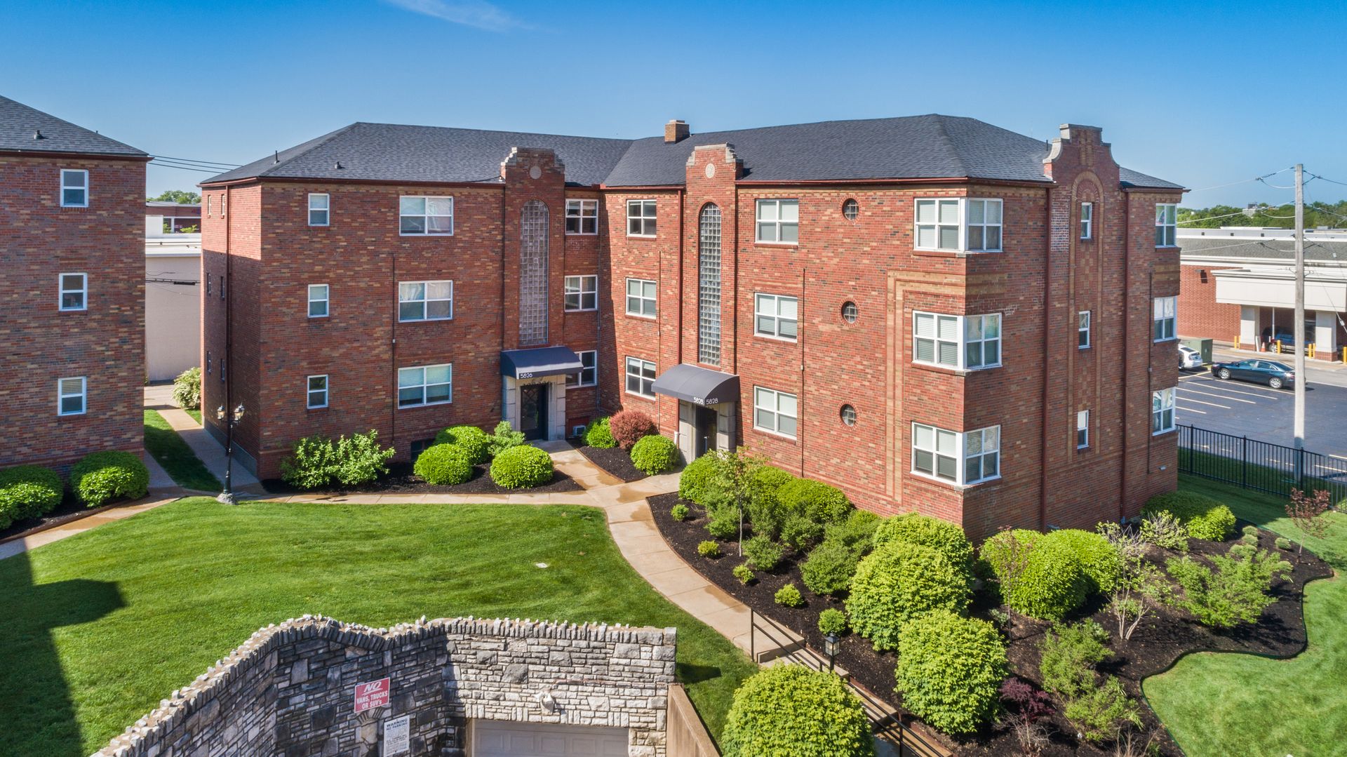 St. Louis Apartment: 5816-28 Lindenwood Avenue