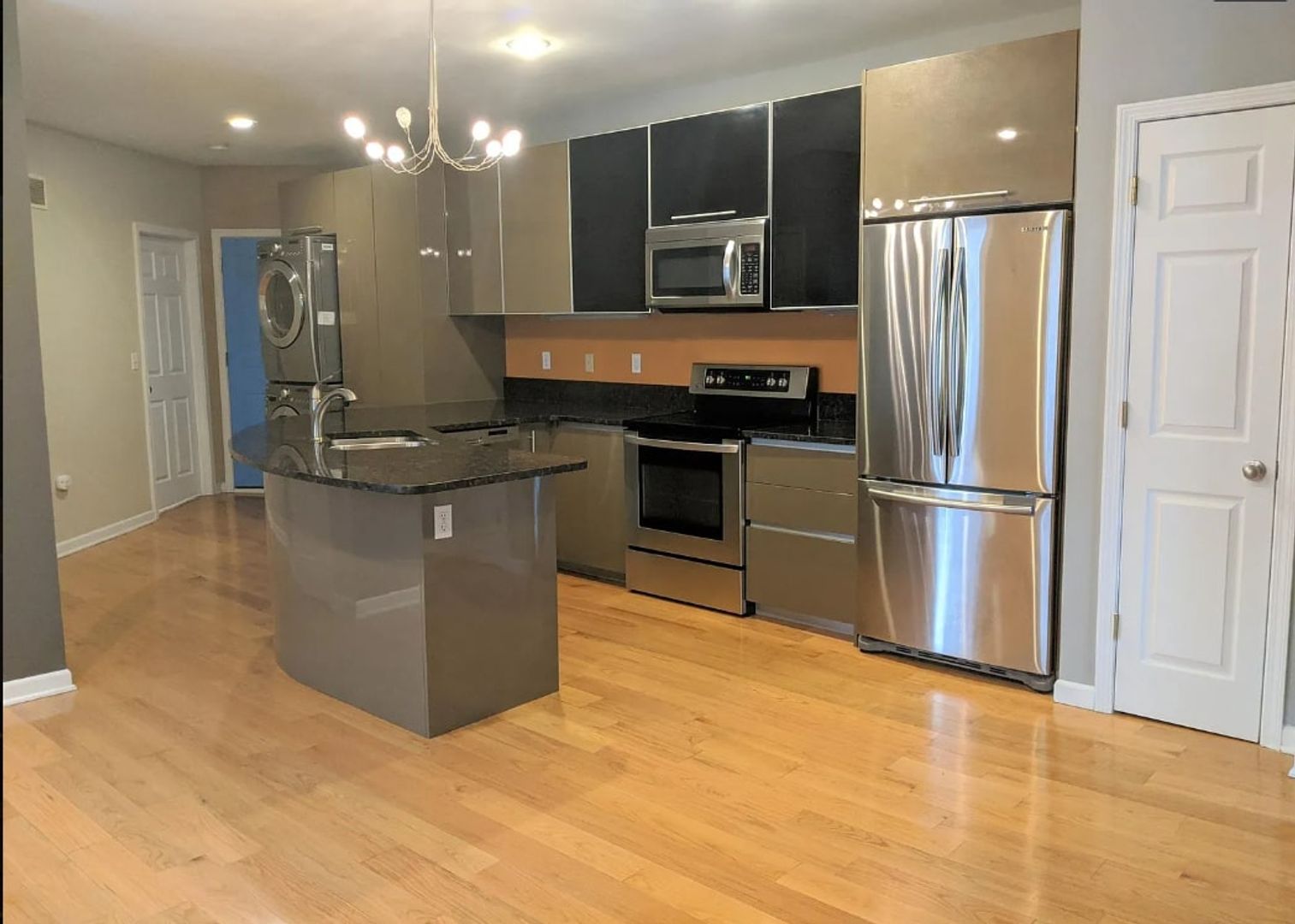 St. Louis Apartment: 4164 W. Pine Ave.