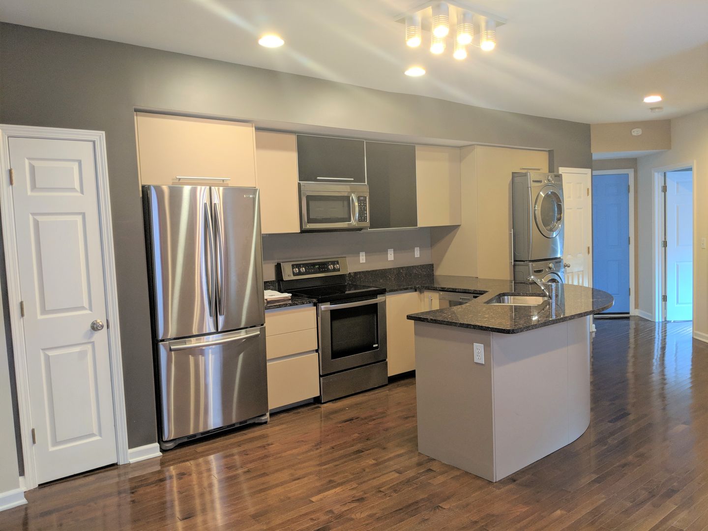St. Louis Apartment: 4164 W. Pine Ave.