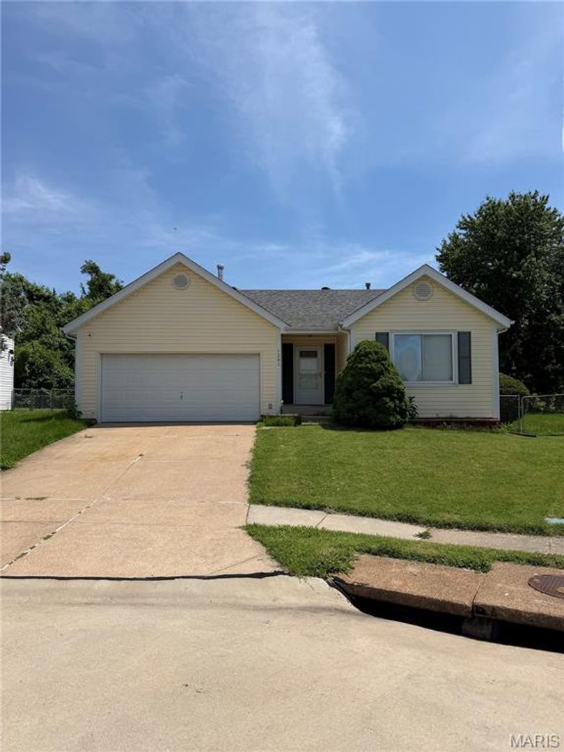 Florissant House: 1203 Advance Drive