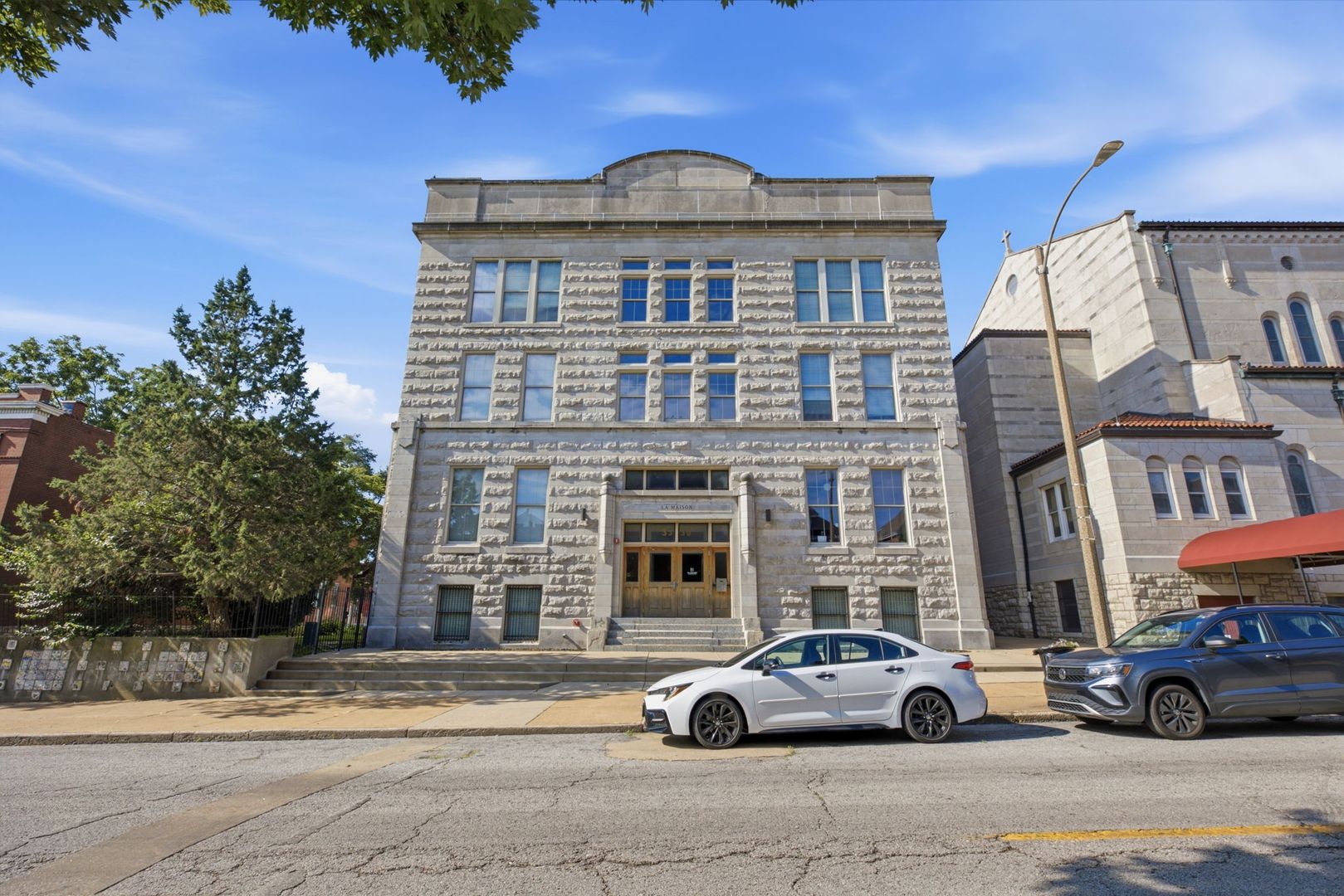St. Louis Apartment: 3530 Utah St