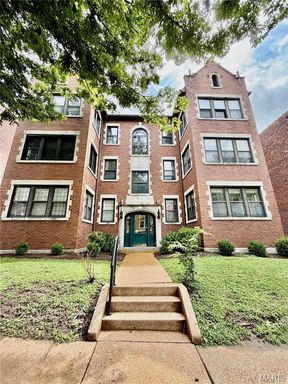 6314 SOUTH ROSEBURY #3W | SAINT LOUIS 63105 – photo 1