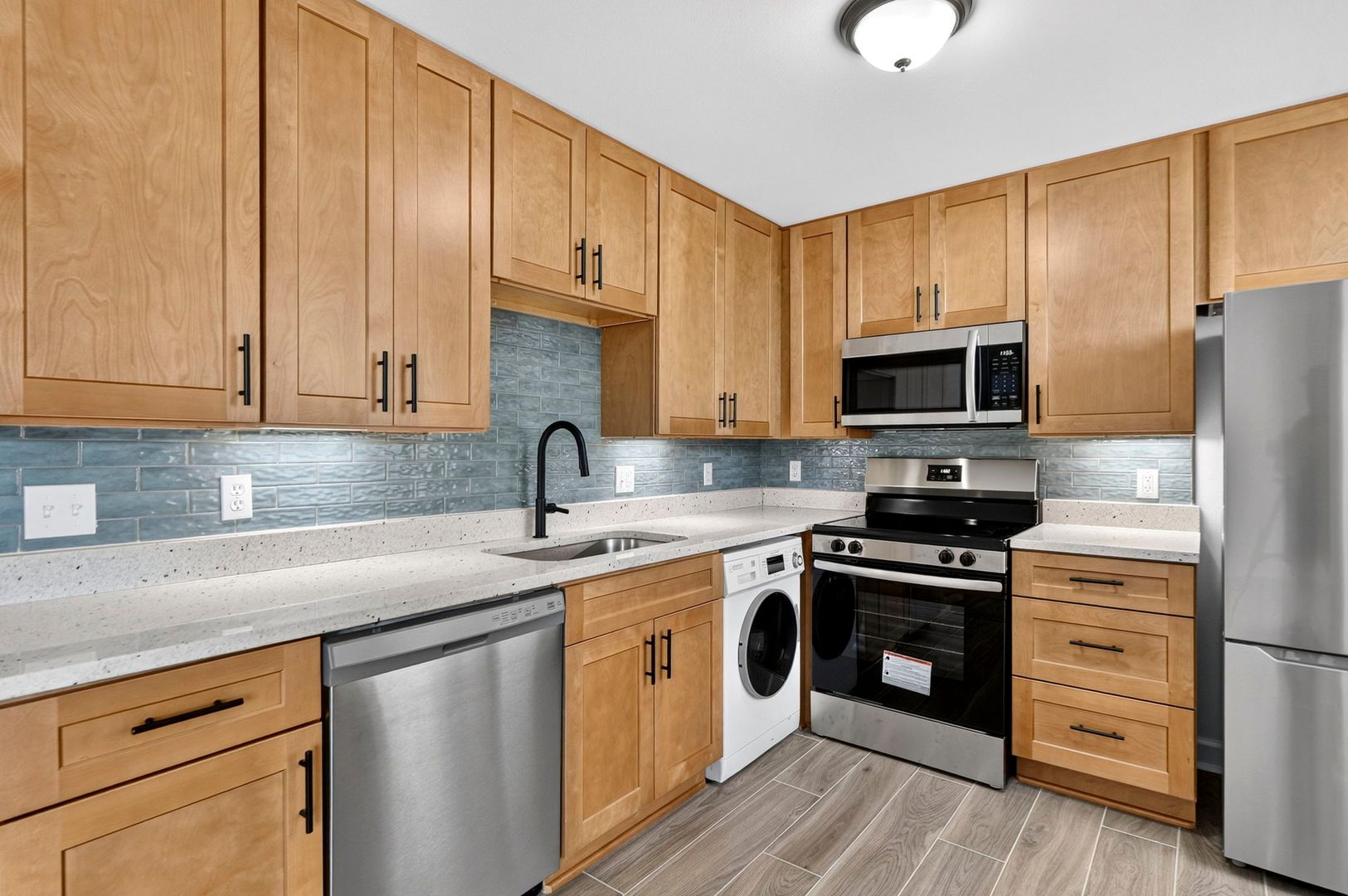 St Louis Condo: 5630 Pershing Ave #39
