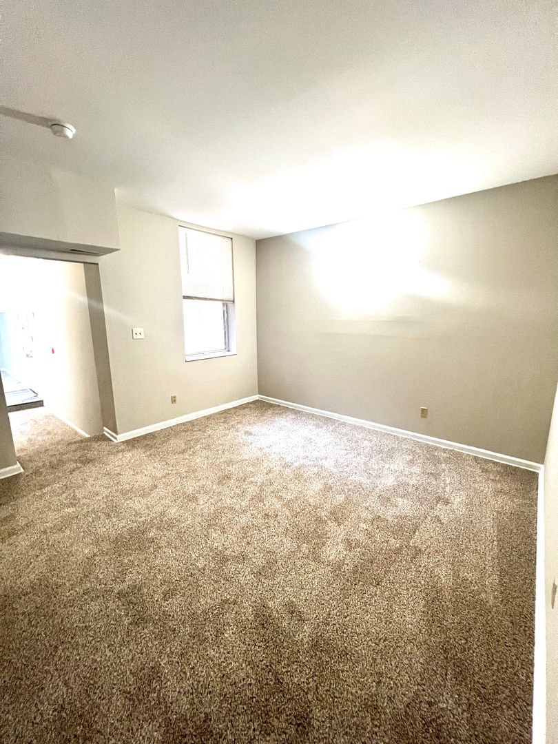 St. Louis Apartment: 1949-1953 Lynch Street