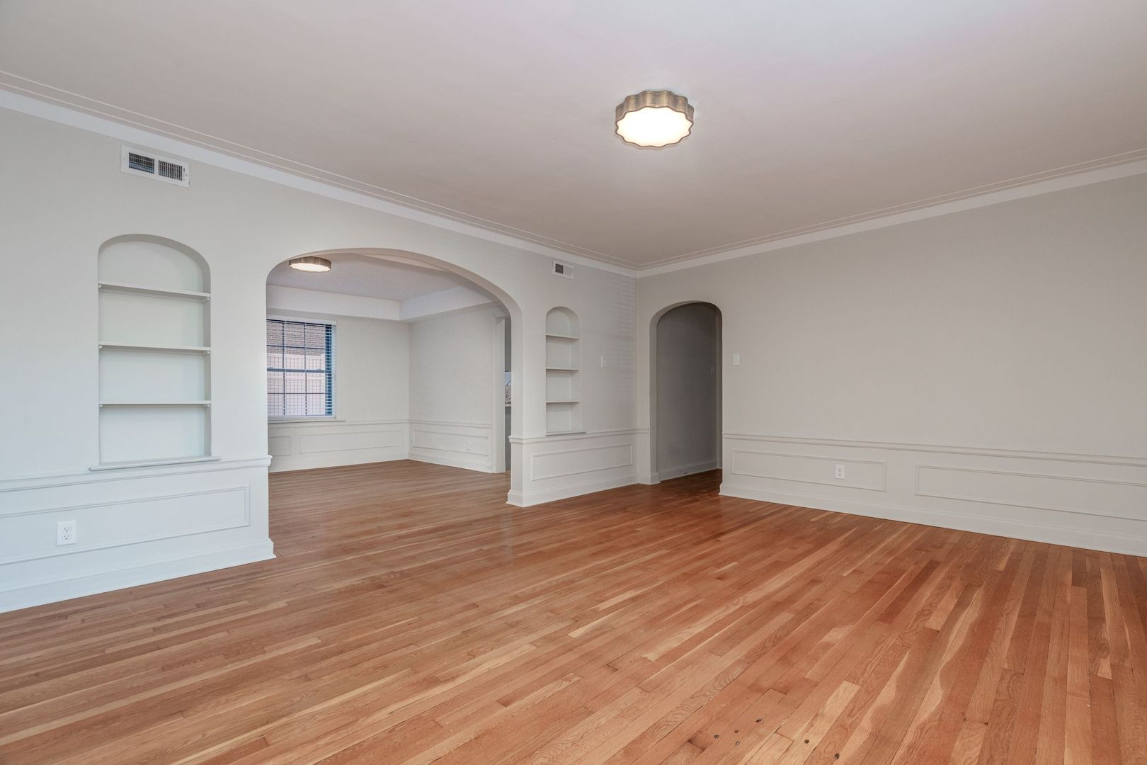 Clayton Apartment: 7570 Oxford Drive