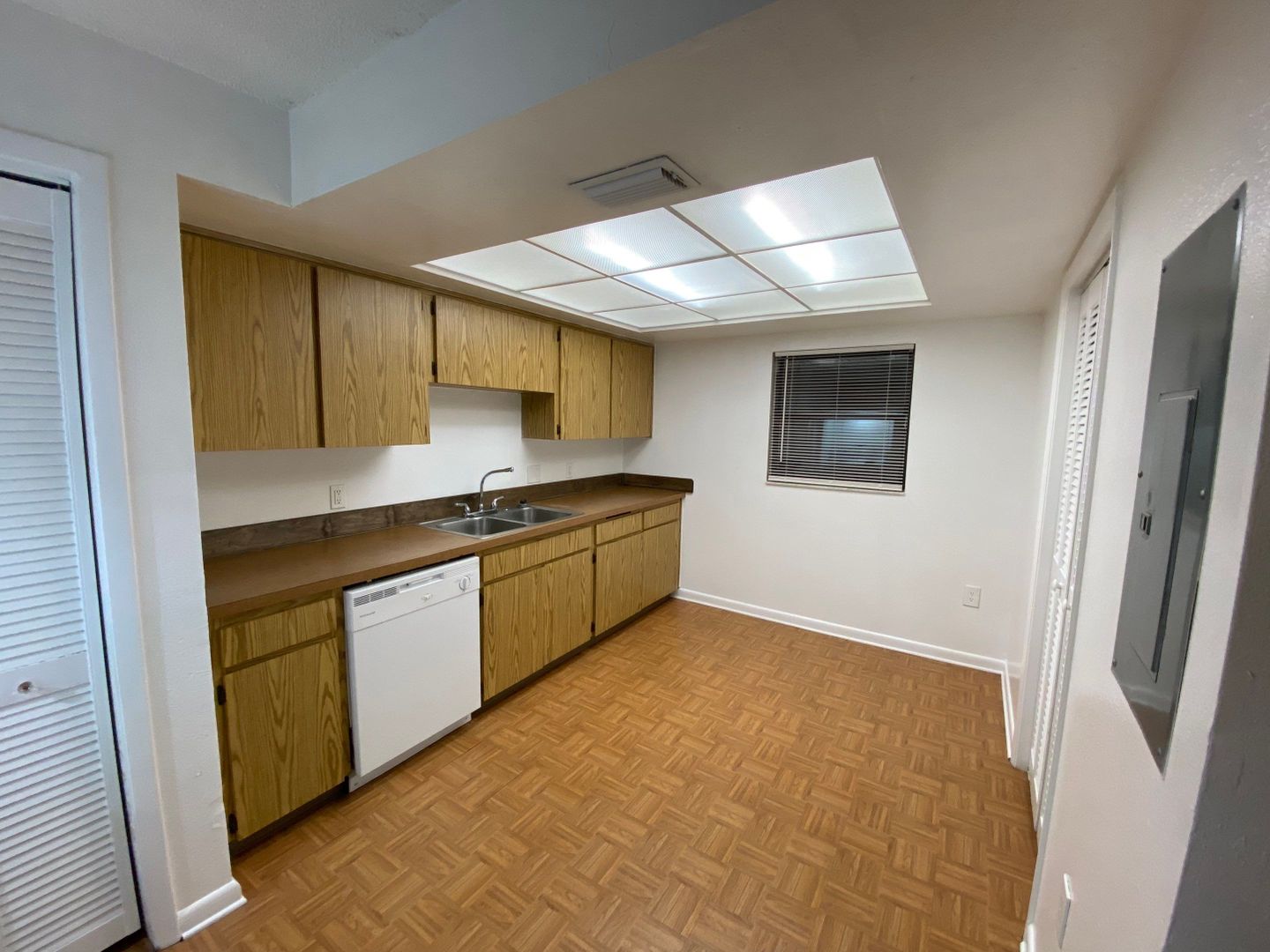 Pinellas Park Apartment: 3491 62nd Avenue N.