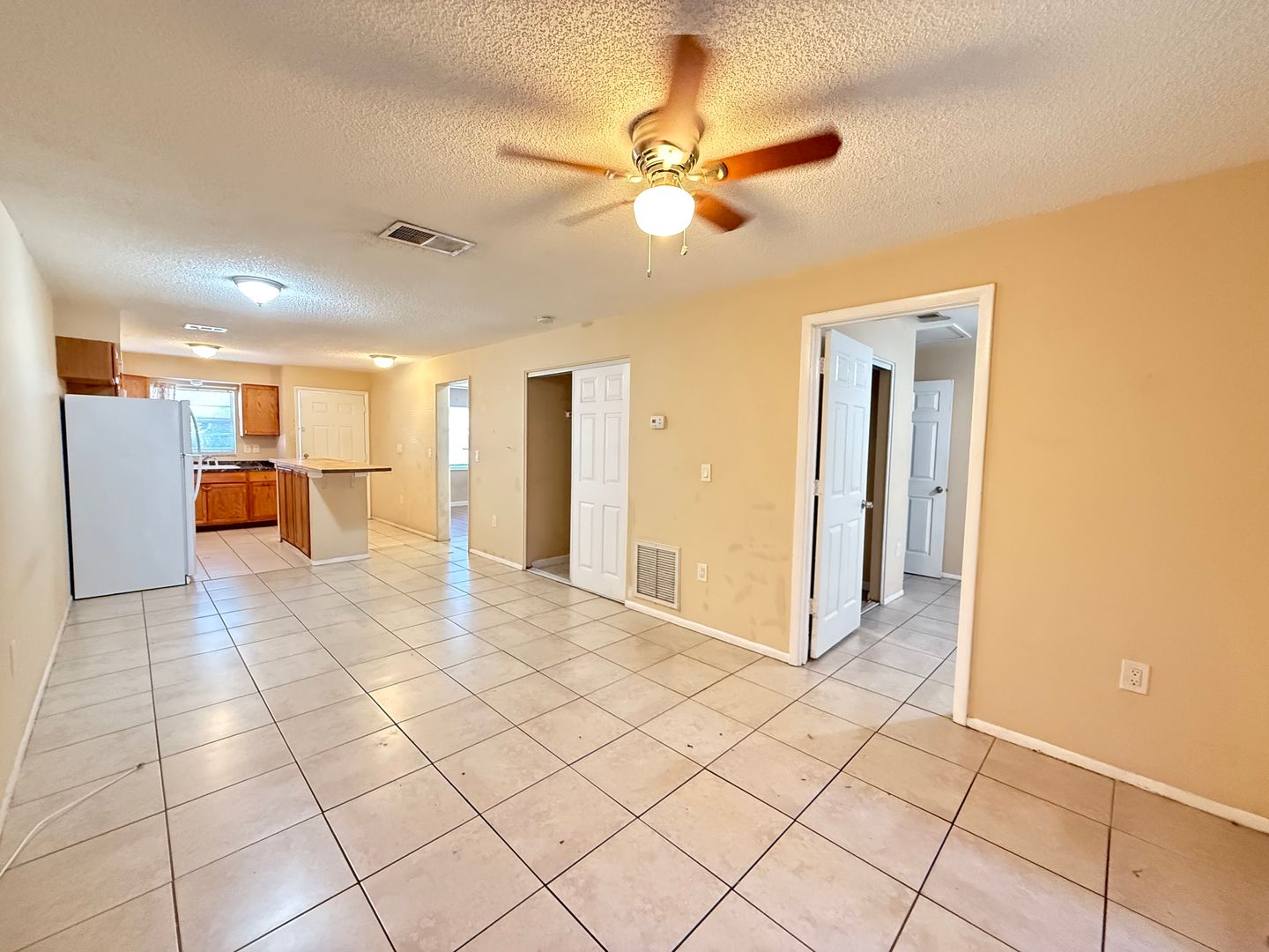 Bradenton Apartment: 1005 & 1009 63rd Ave W.