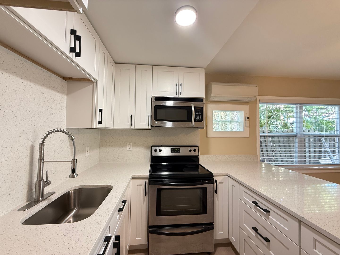 Sarasota Apartment: 1636-1640 Laurel Street