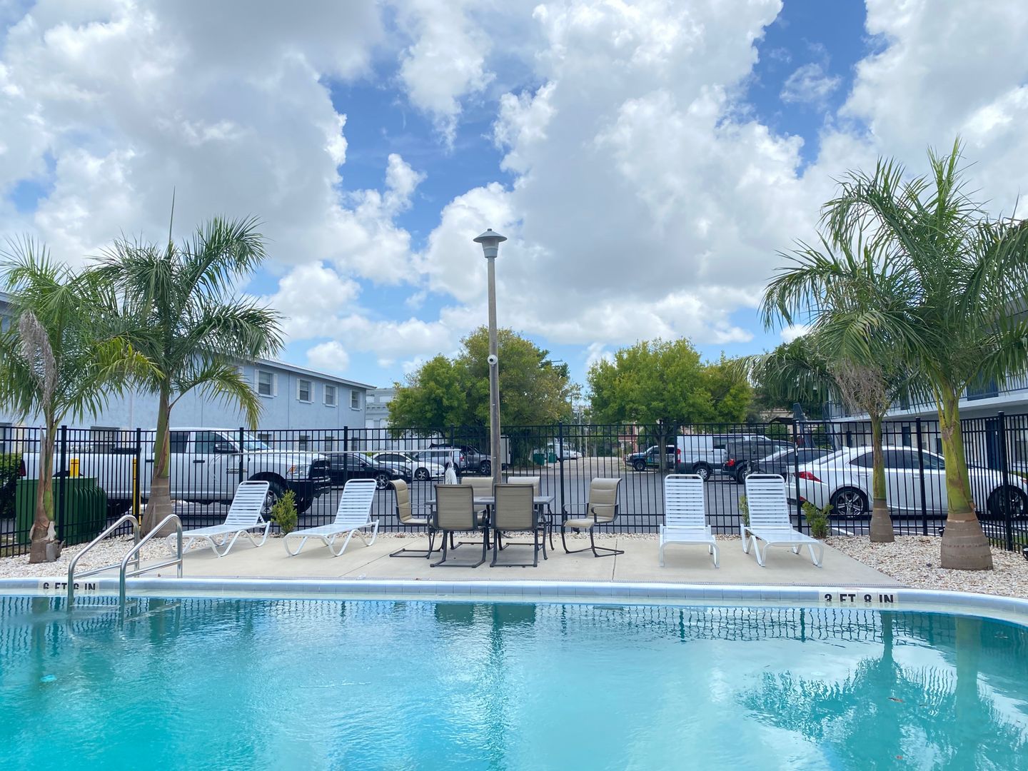 Palmetto Apartment: 1010 5th St West & 507 10th Ave West