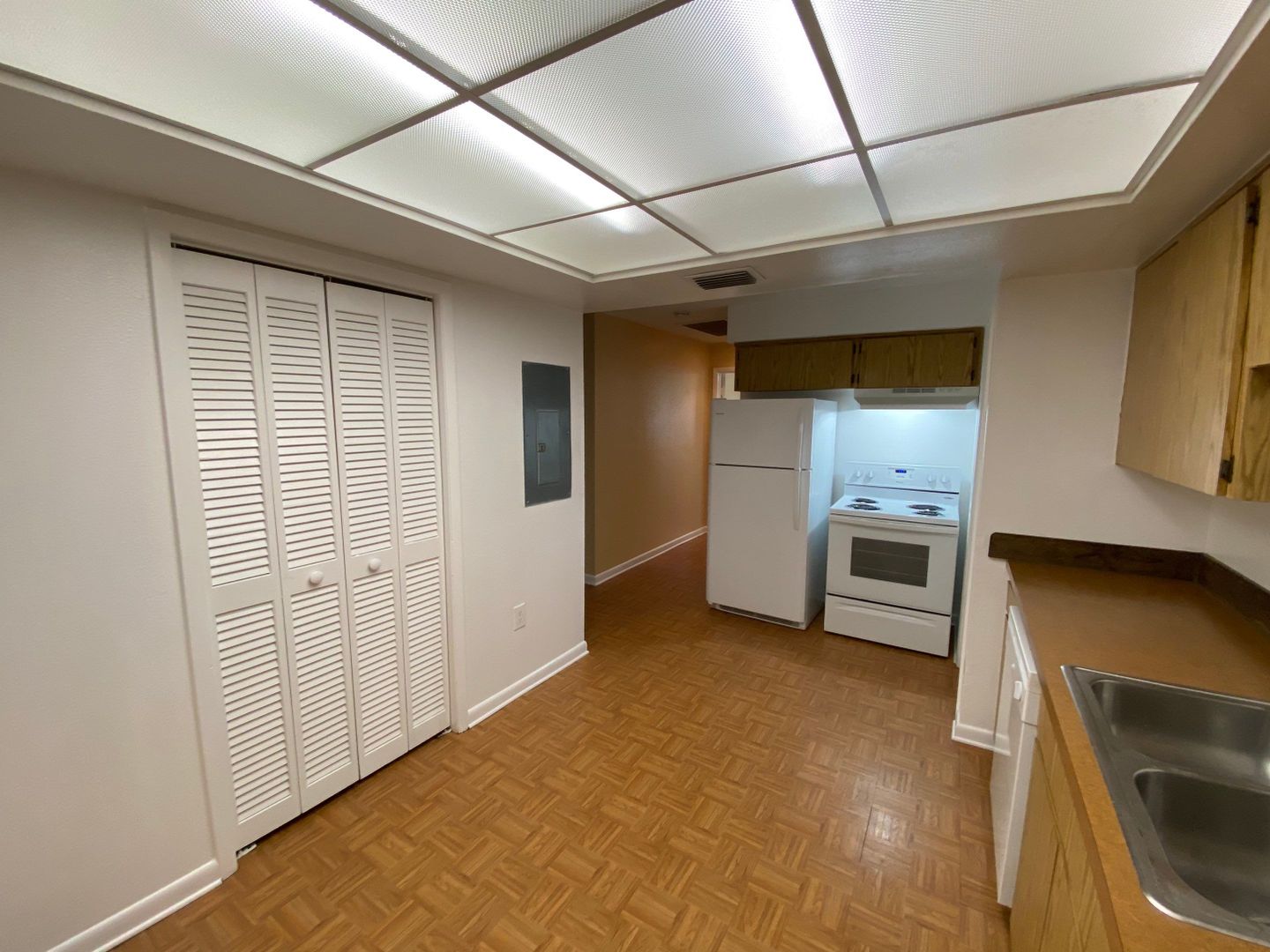 Pinellas Park Apartment: 3491 62nd Avenue N.