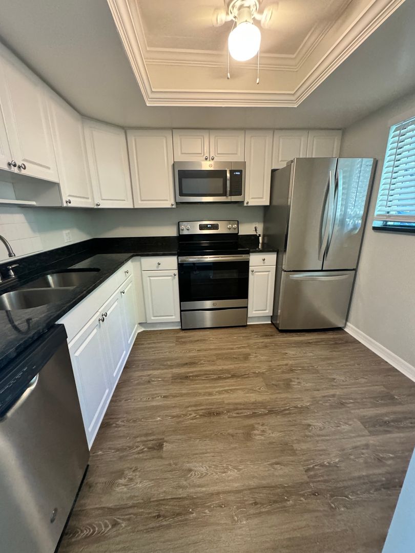 Sarasota Apartment: 3400 Beneva Road