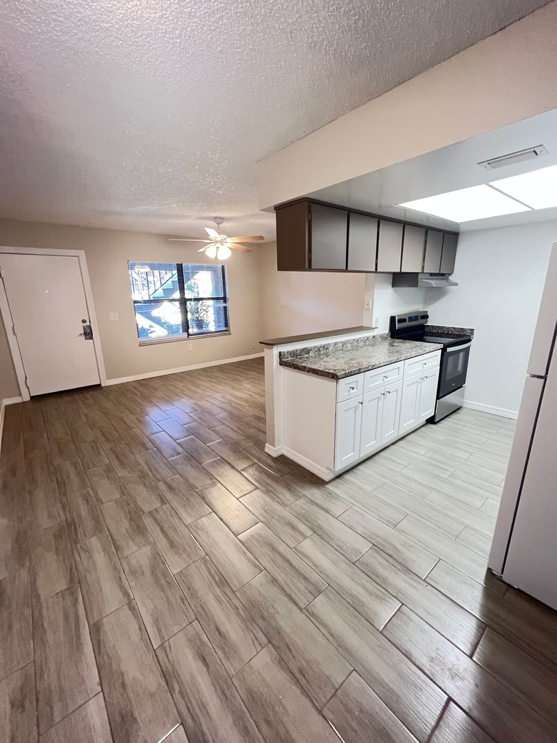 Pinellas Park Apartment: 3491 62nd Avenue N.