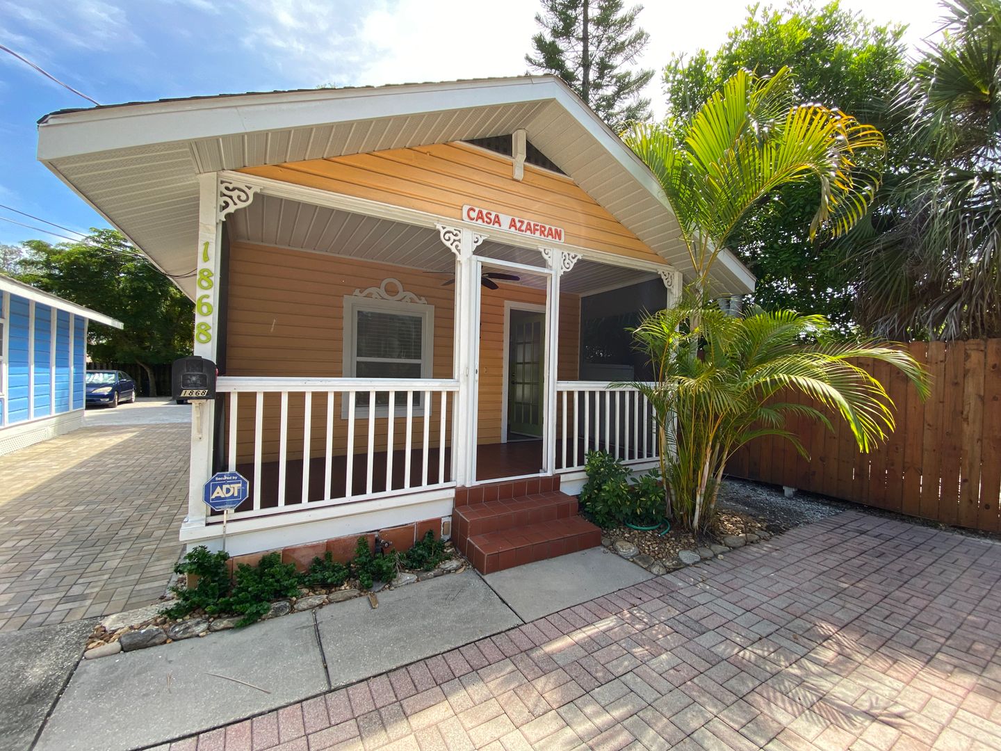 Sarasota Apartment: 1868 Laurel Street