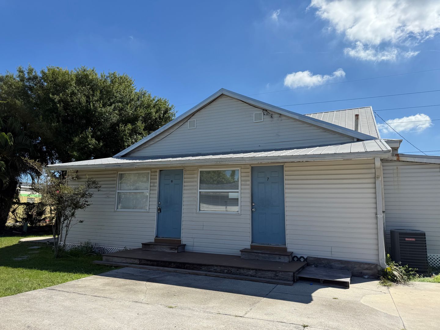 Bradenton Apartment: 5620 15th St East