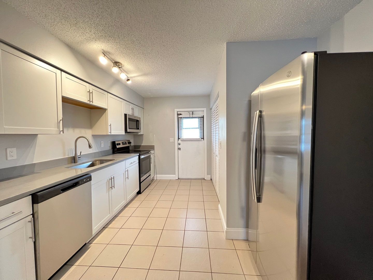 Bradenton Apartment: 5502 8th Street Court West