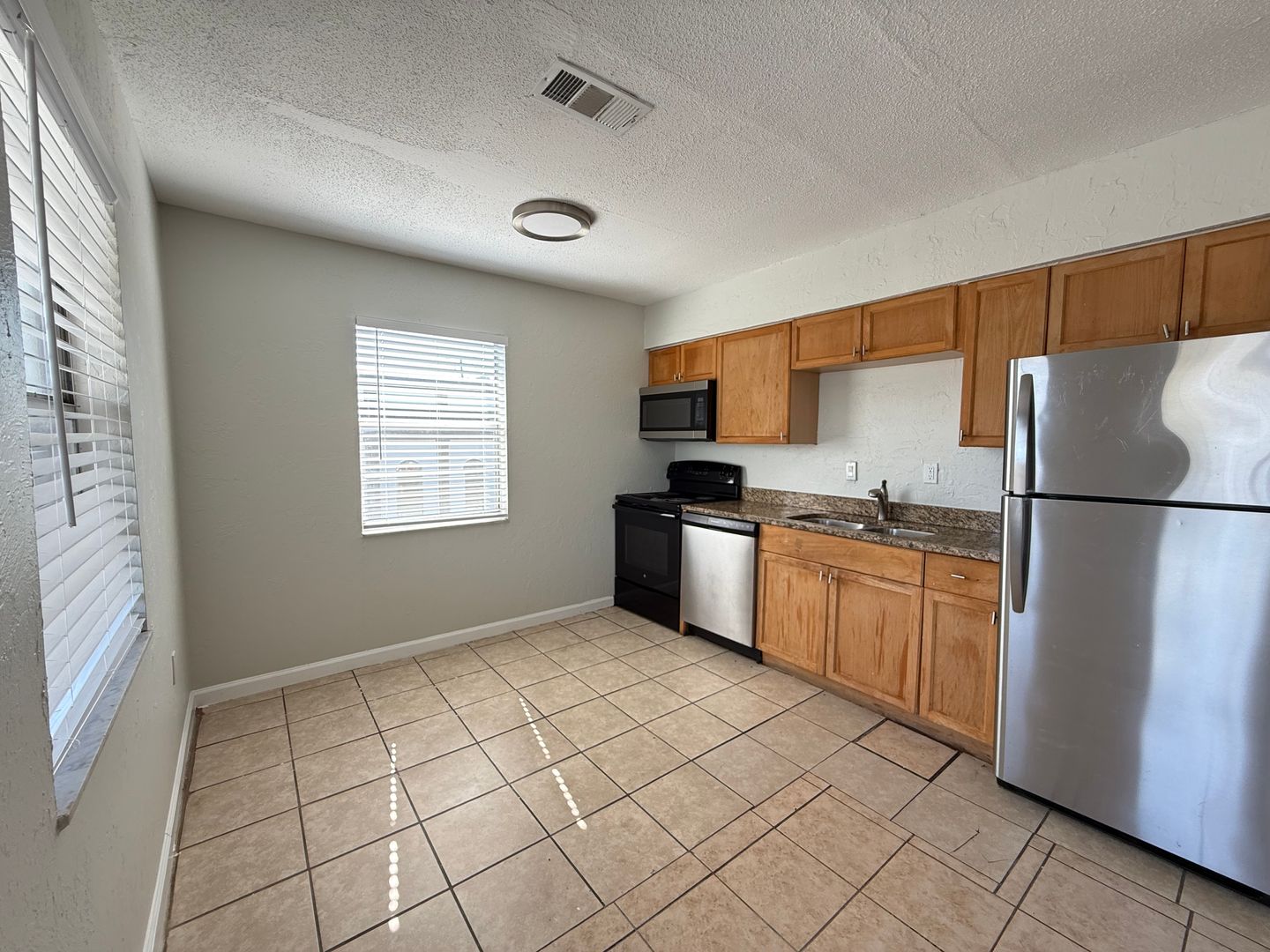 Palmetto Apartment: 1010 5th St West & 507 10th Ave West