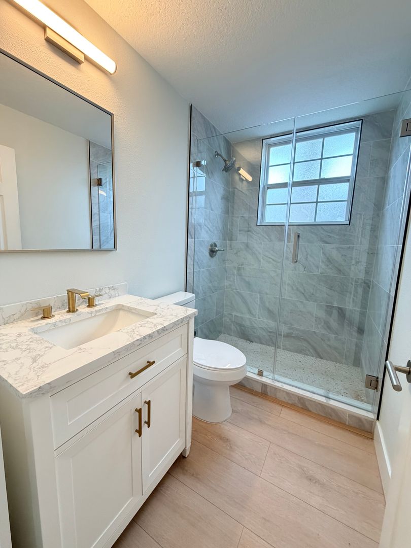 Venice Apartment: 432 Armada Road S