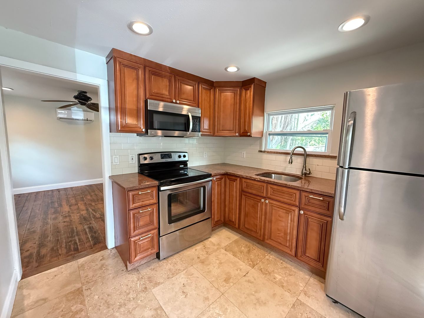 Sarasota House: 3817 Rilma Ave