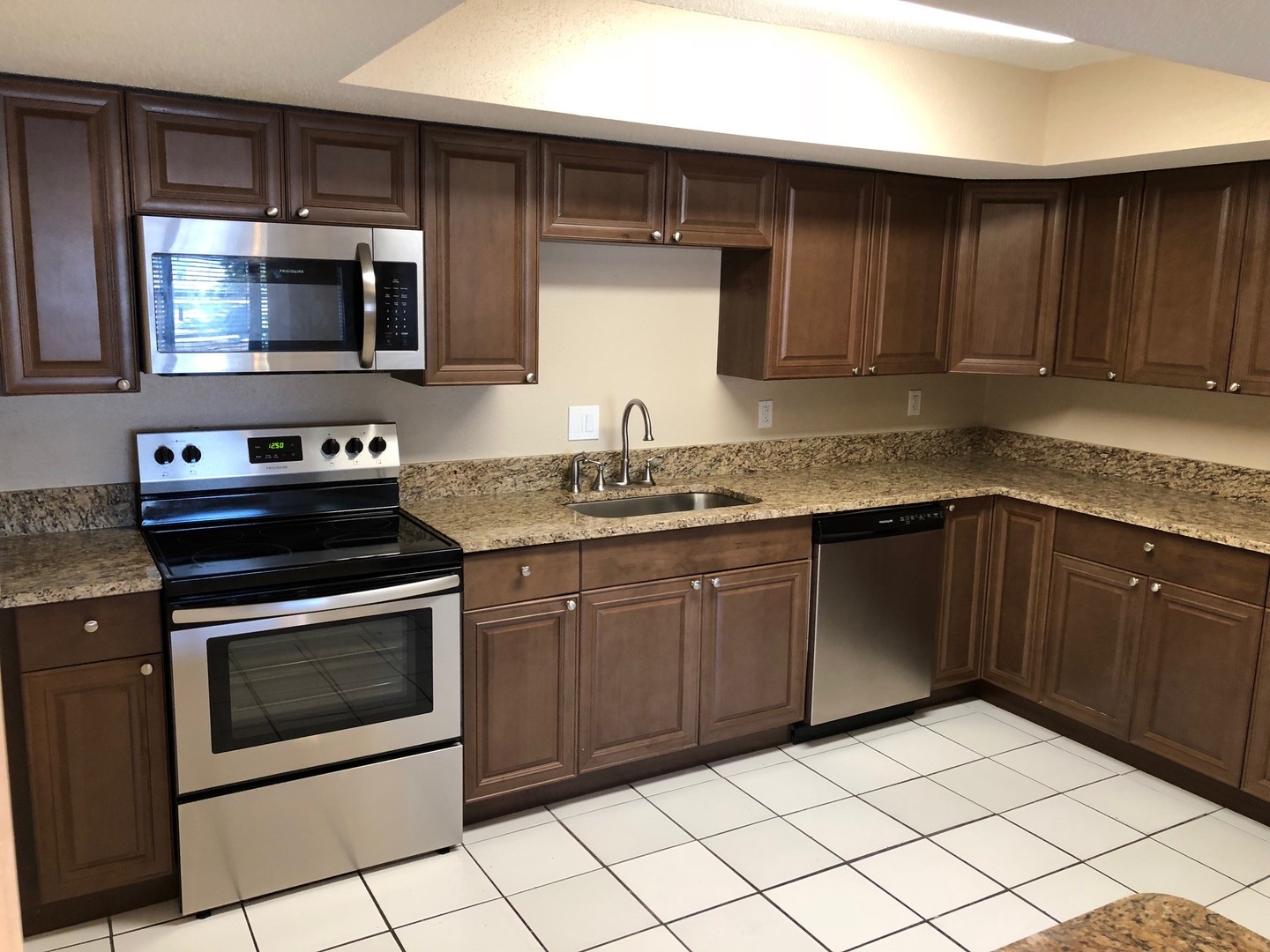 Sarasota Apartment: 2045 Hyde Park Street