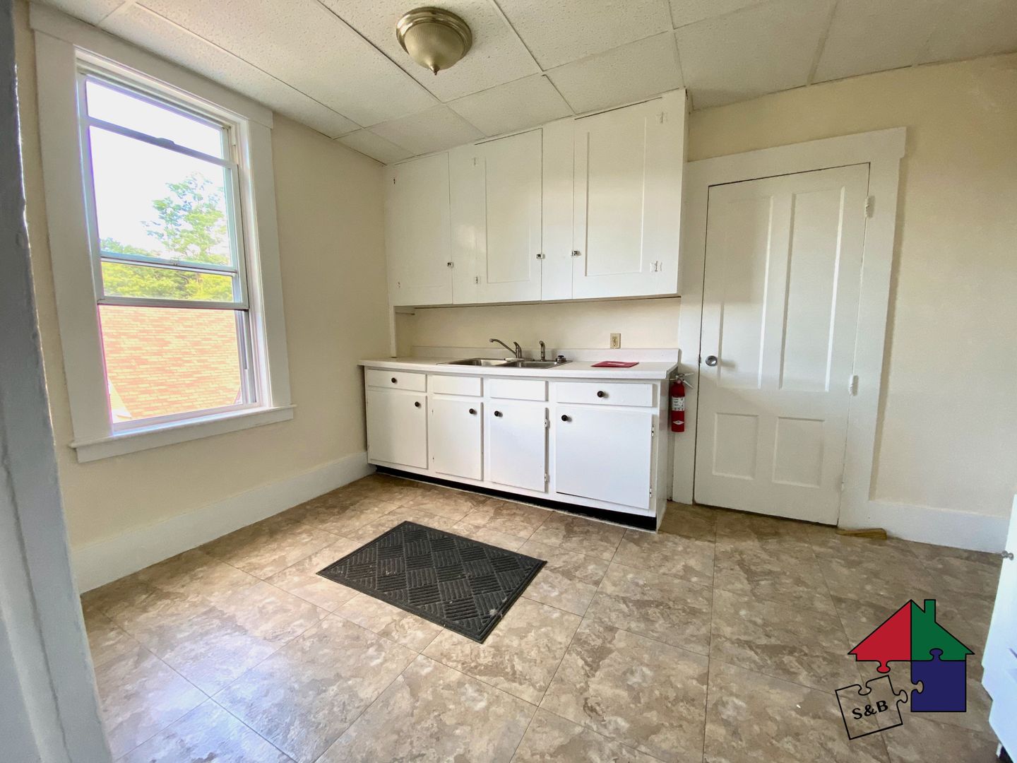 Barre Apartment: 21 Highland Ave