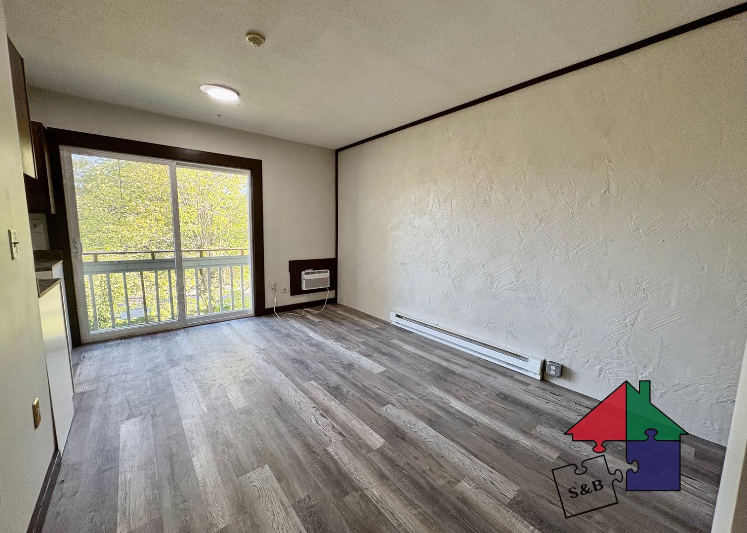 South Burlington Apartment: 833 Queen City Park Rd.