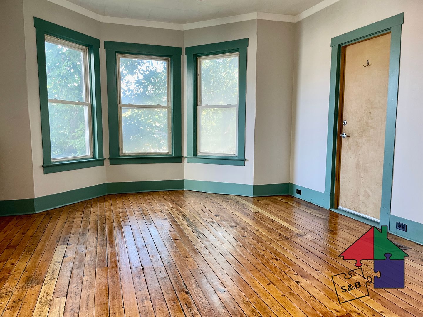 Montpelier Apartment: 125 River St