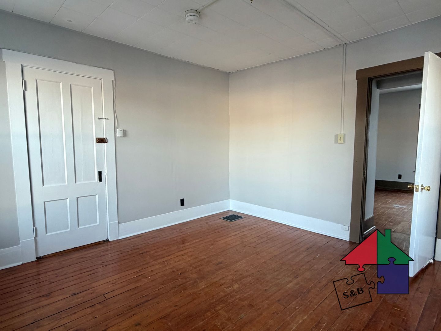 Montpelier Apartment: 125 River St