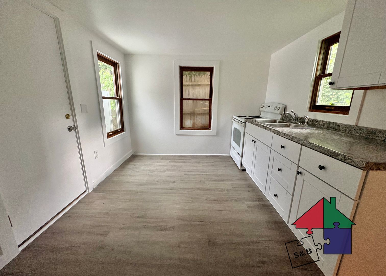 Burlington Apartment: 214-216 Pine St