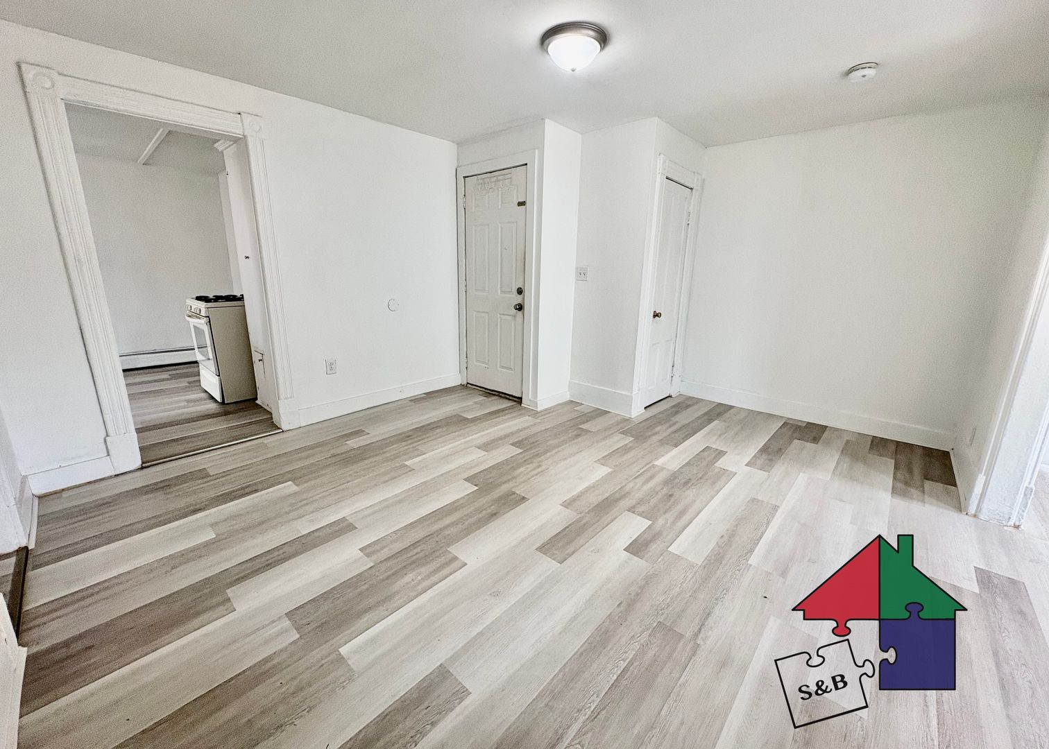 Winooski Apartment: 94 Malletts Bay Avenue