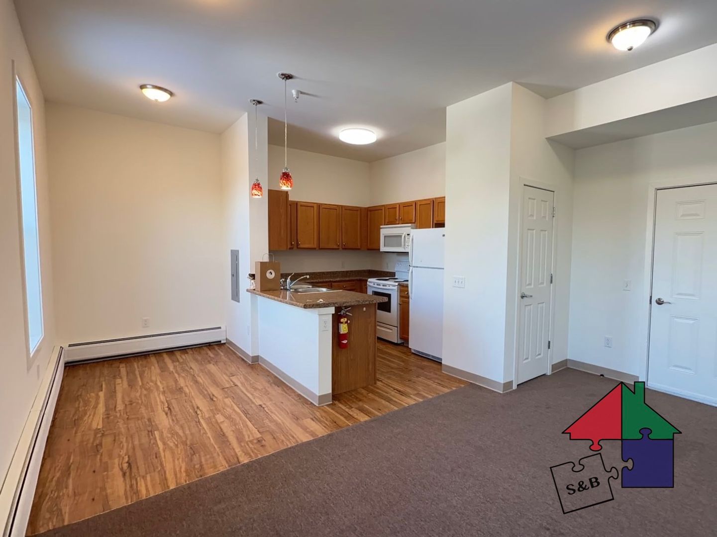 Newport Apartment: 338 Highland Ave
