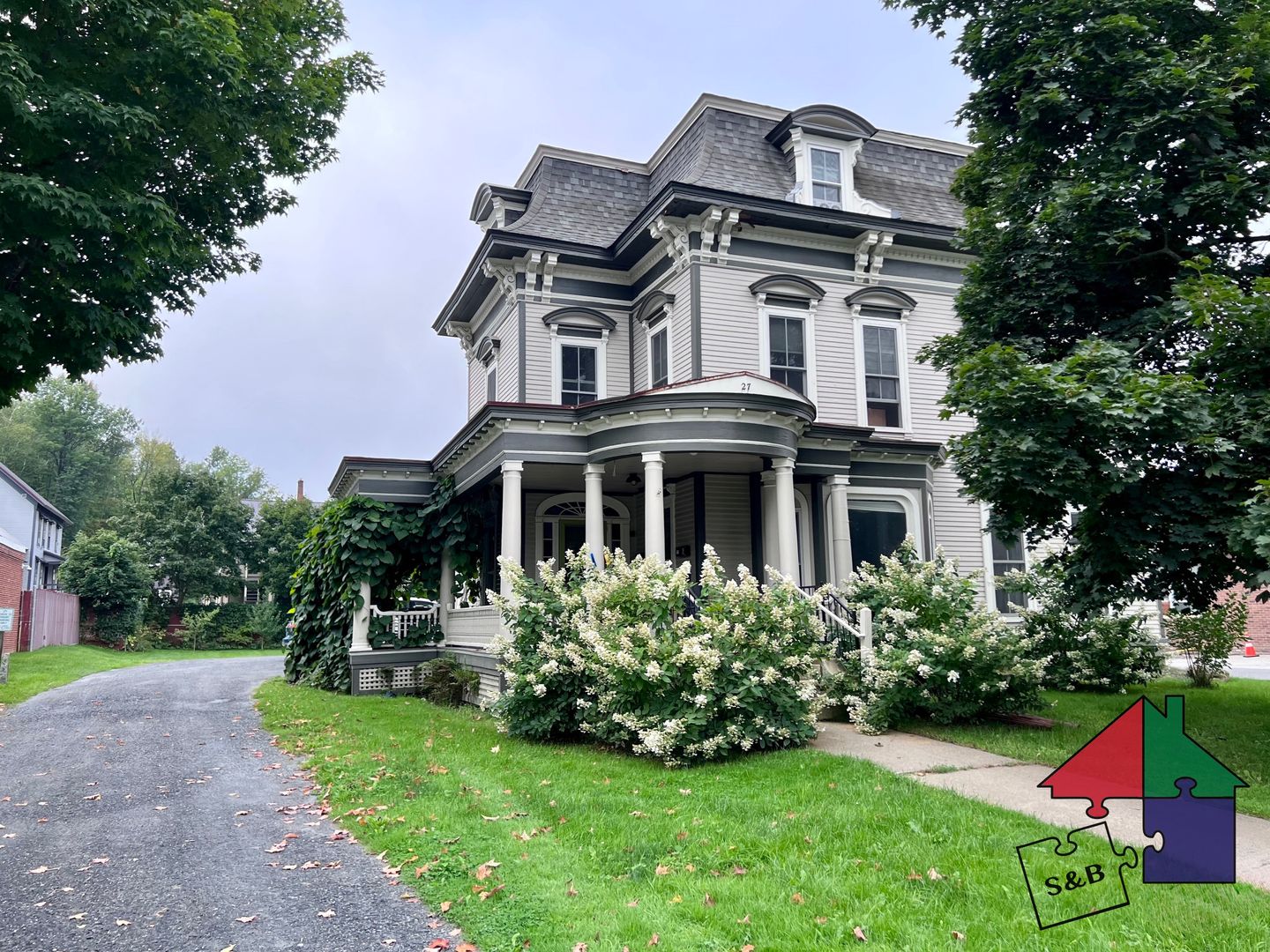 Montpelier Apartment: 27 School St