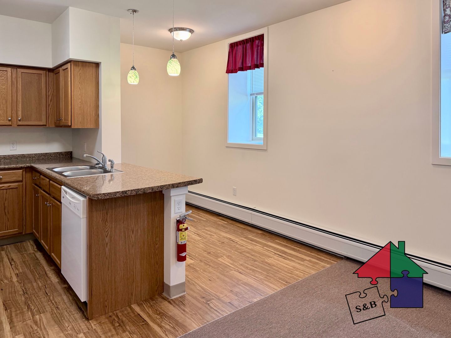 Newport Apartment: 338 Highland Ave
