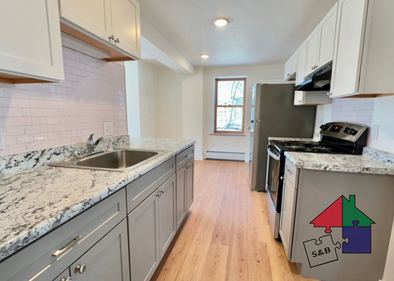 Montpelier Apartment: 153+155 Elm St