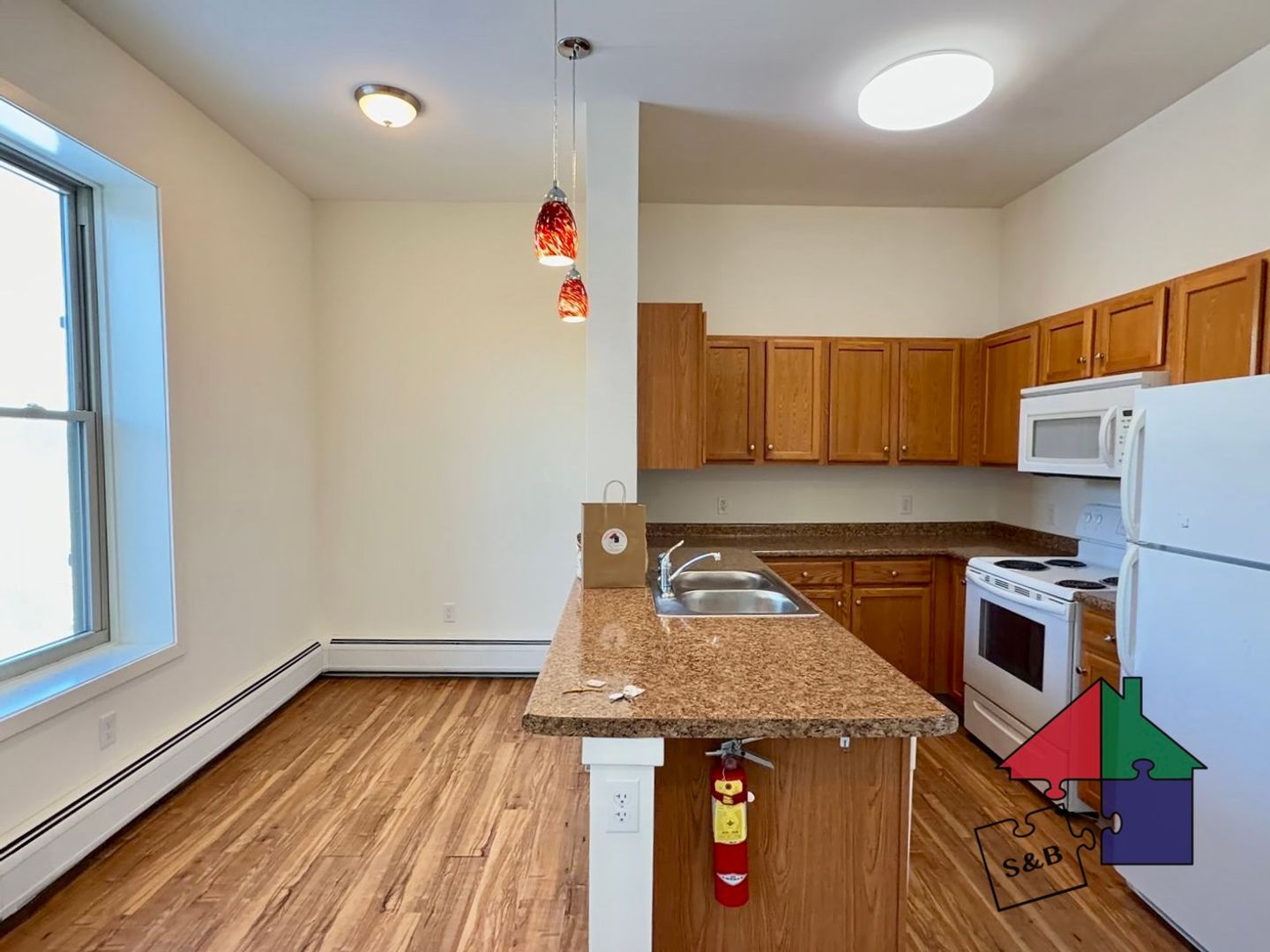 Newport Apartment: 338 Highland Ave