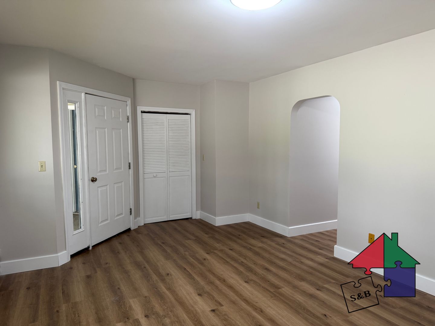 Barre Apartment: 390 South Barre Rd