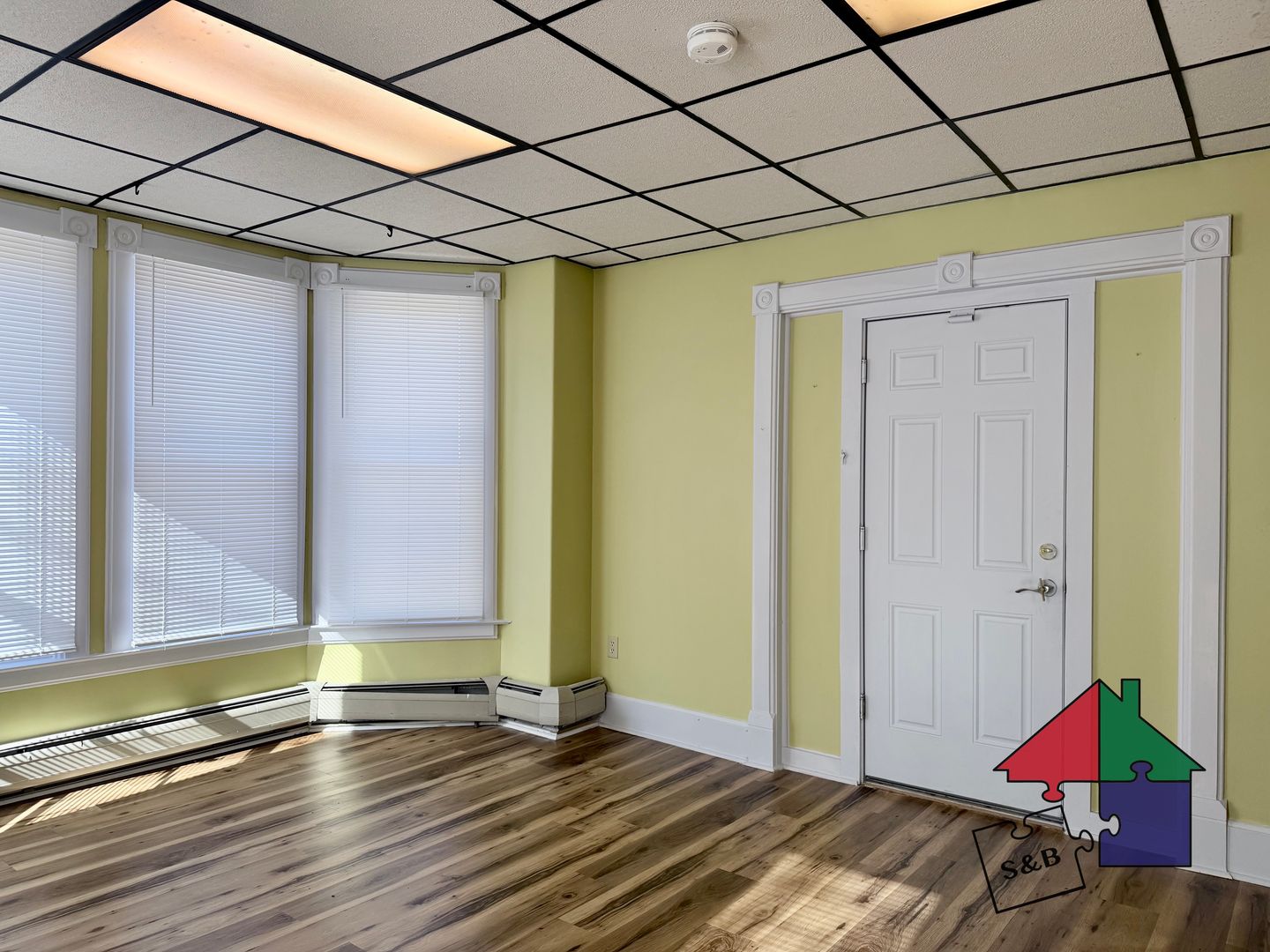 Barre Apartment: 8 North St