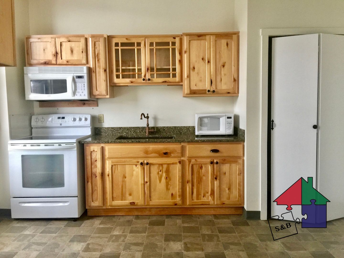 Barre Apartment: 162 North Main Street