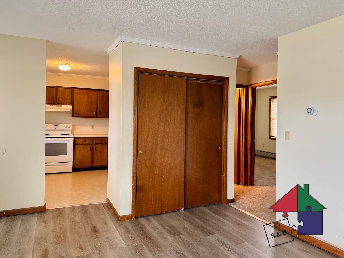 Barre Apartment: 111+113 Allen St