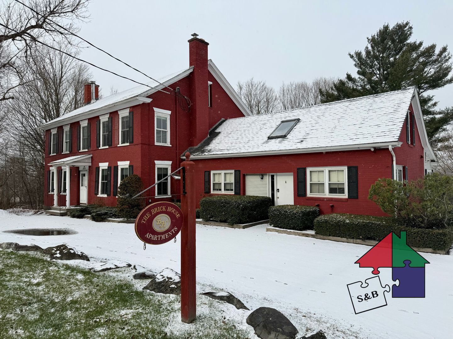 Stowe Apartment: 2233 Pucker St