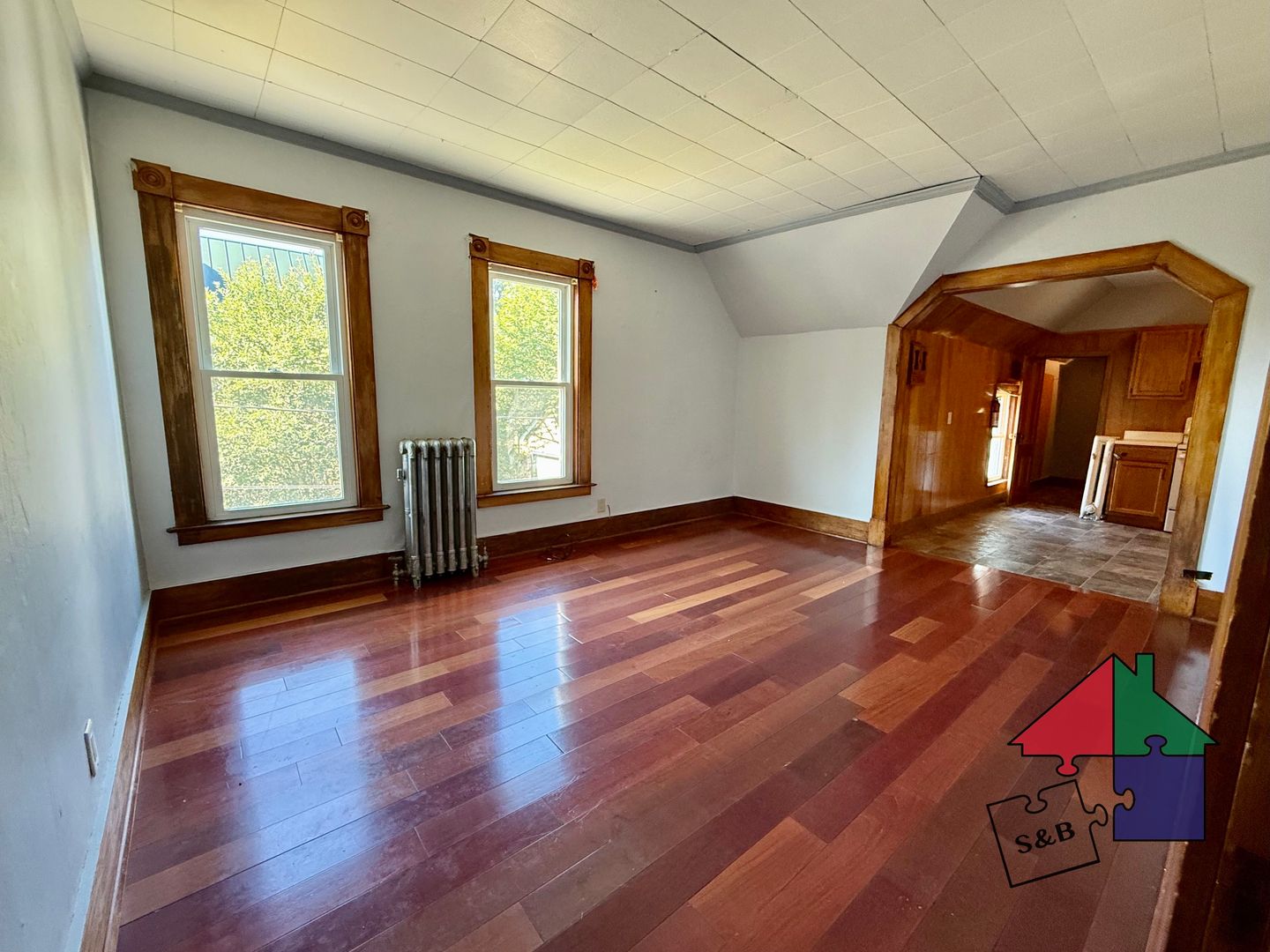 Barre Apartment: 19 College St