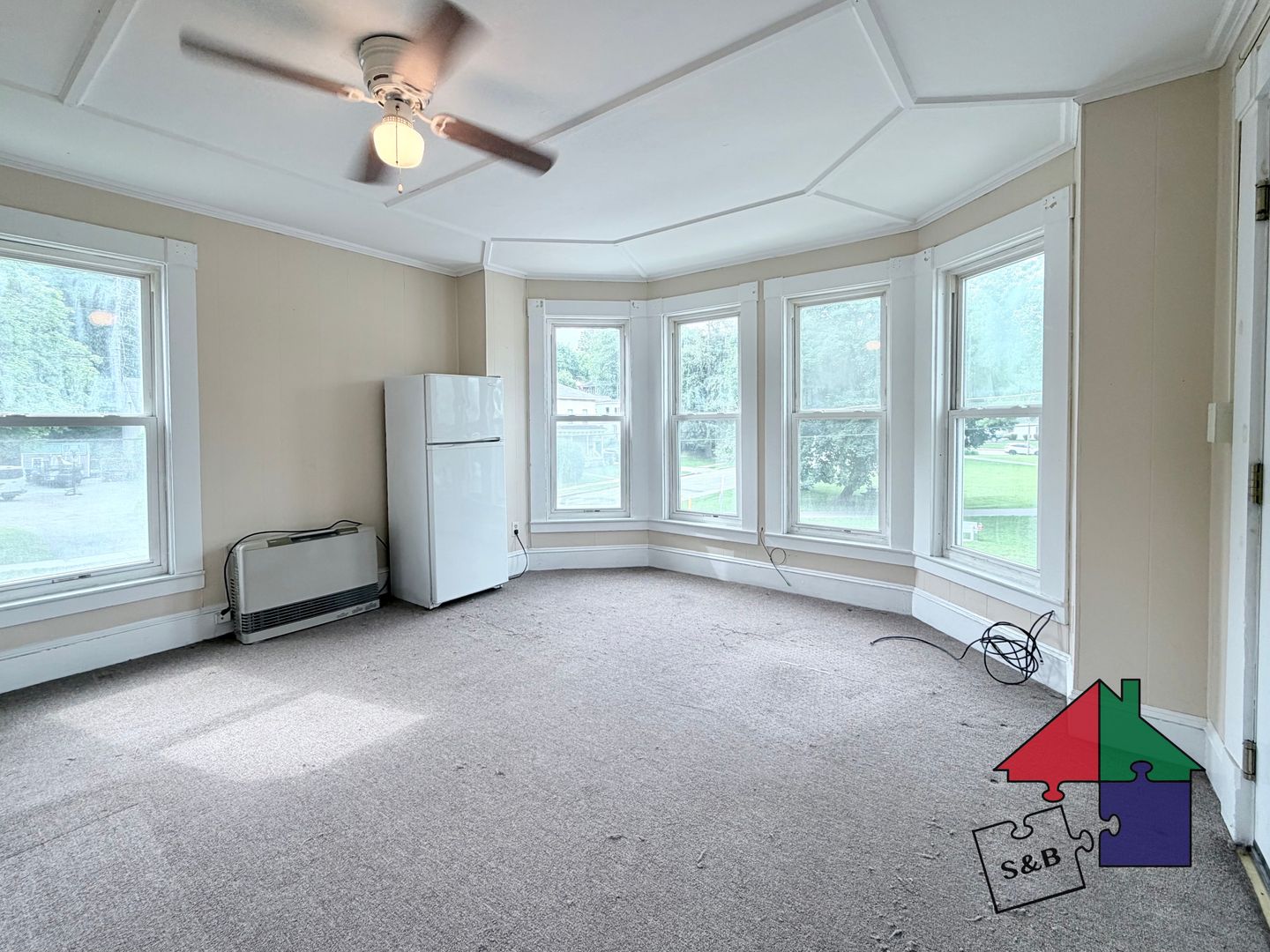 Barre Apartment: 8 North St