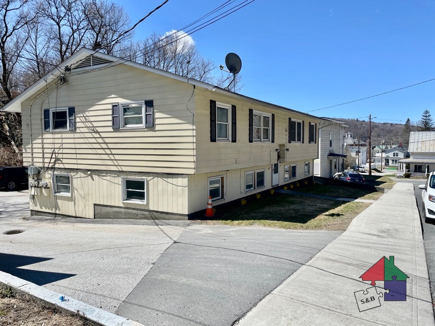 Barre Apartment: 13-17 Warren St