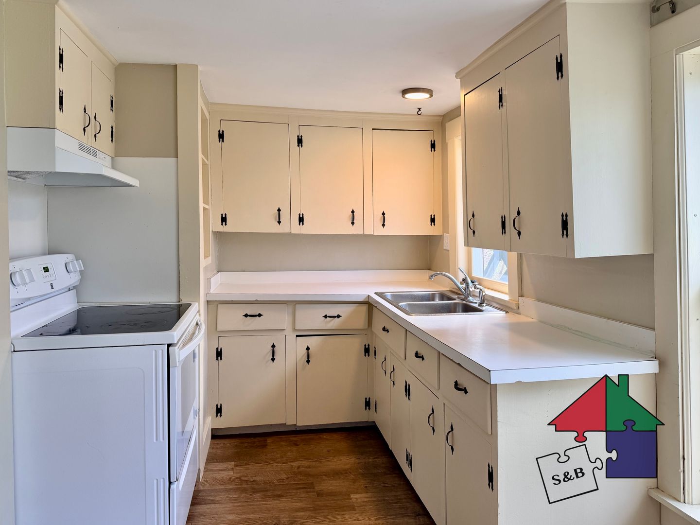 Montpelier Apartment: 102 Northfield Street