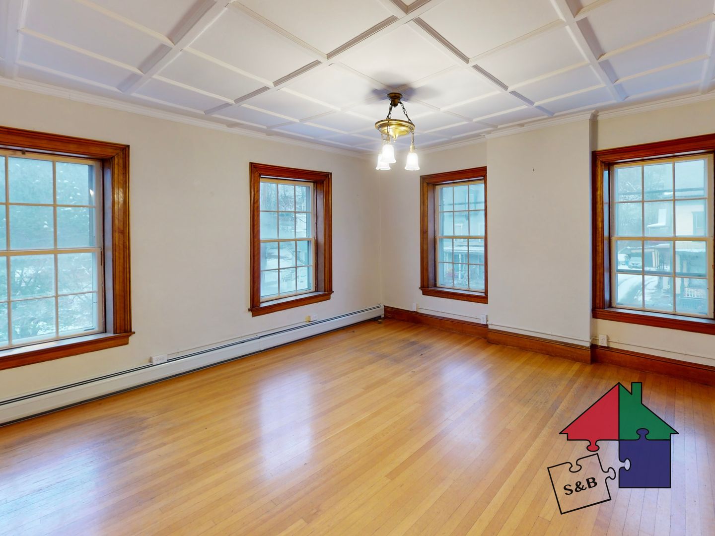 Montpelier Apartment: 153+155 Elm St