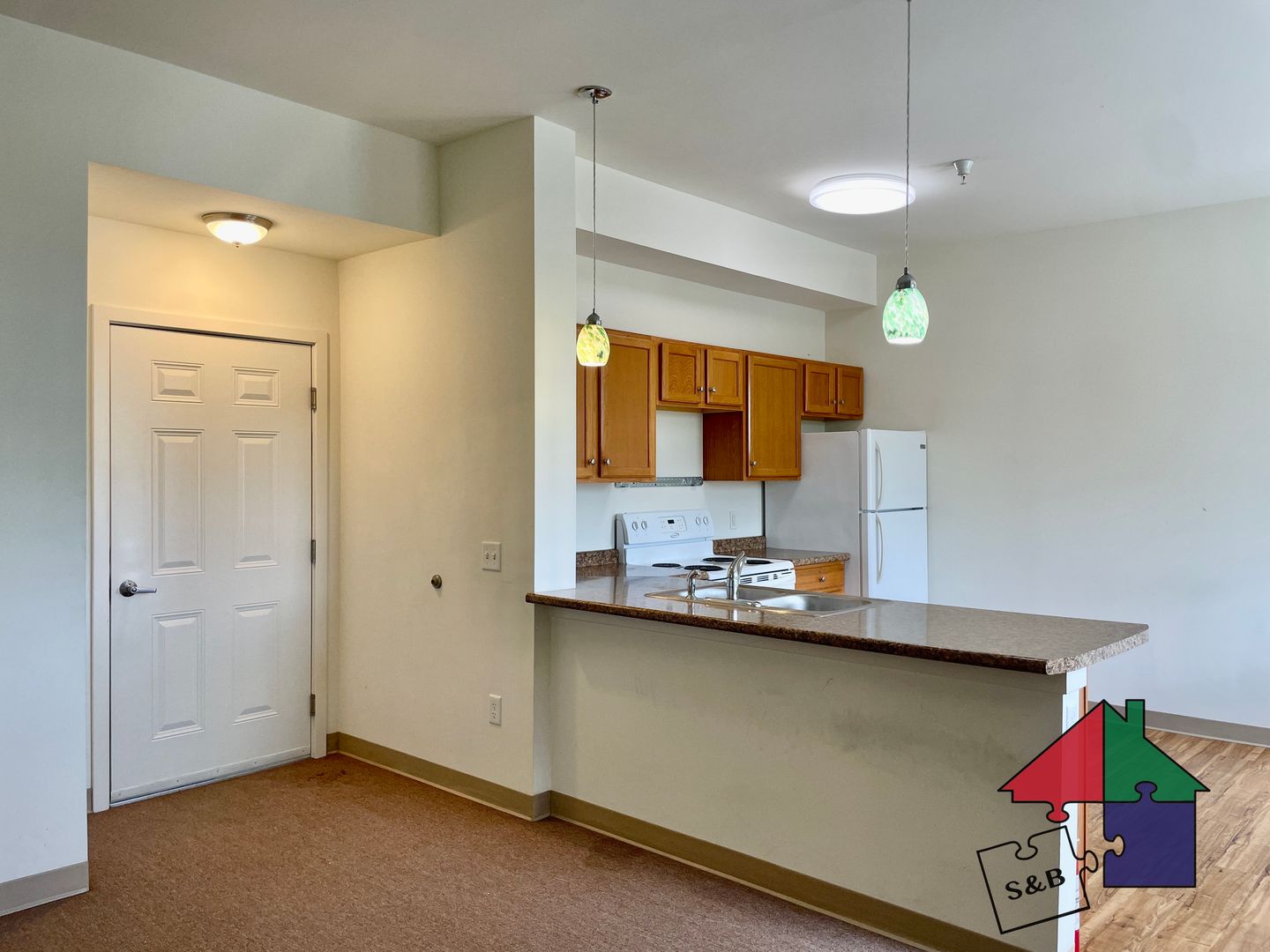 Newport Apartment: 338 Highland Ave
