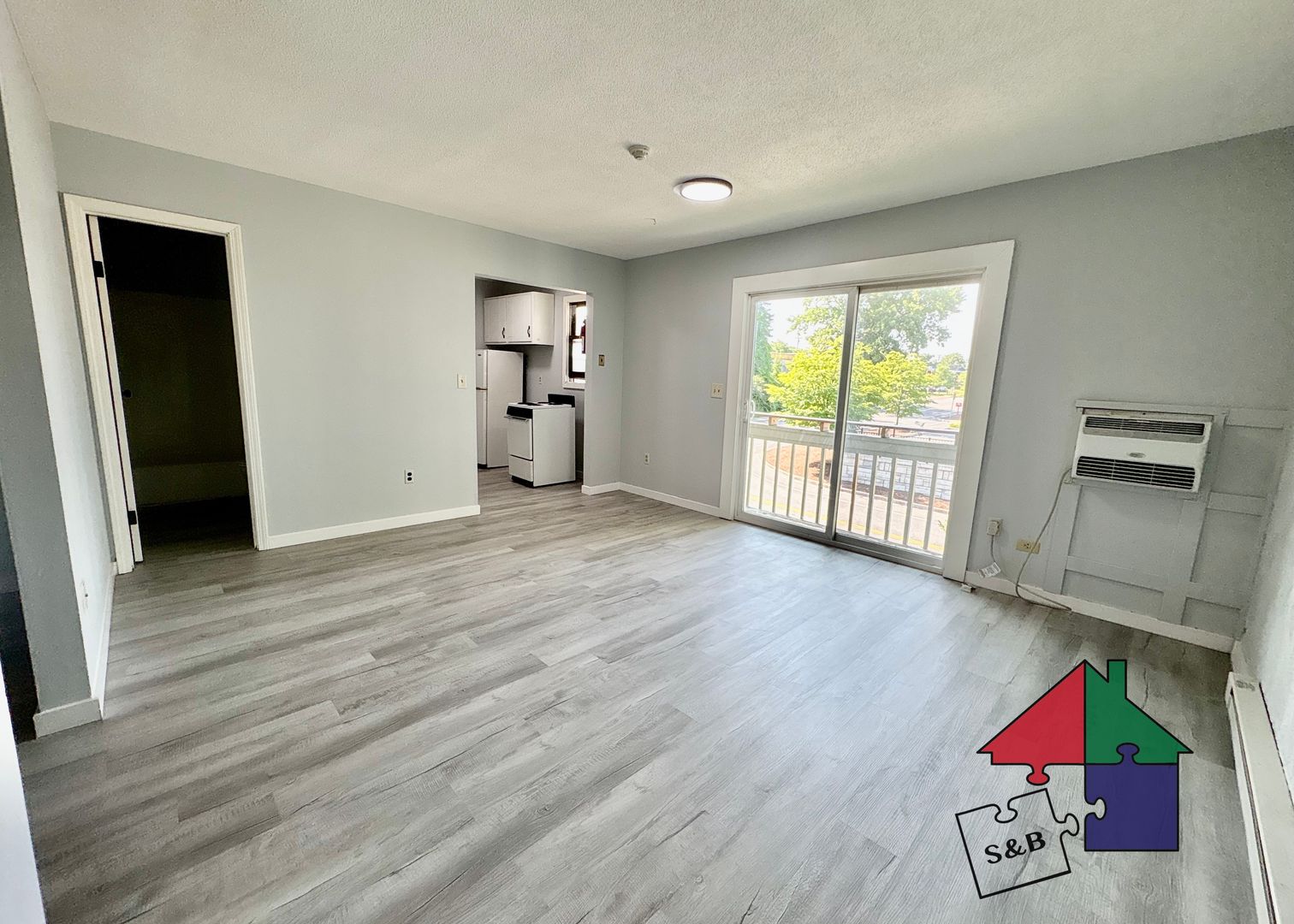 South Burlington Apartment: 833 Queen City Park Rd.
