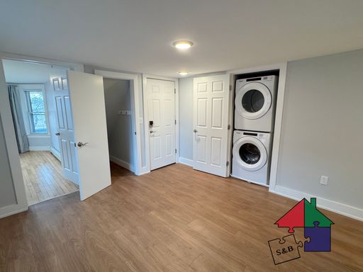 Pet-Friendly 3 Bedroom in Burlington--Utilities included, Parking for 2x cars – photo 1